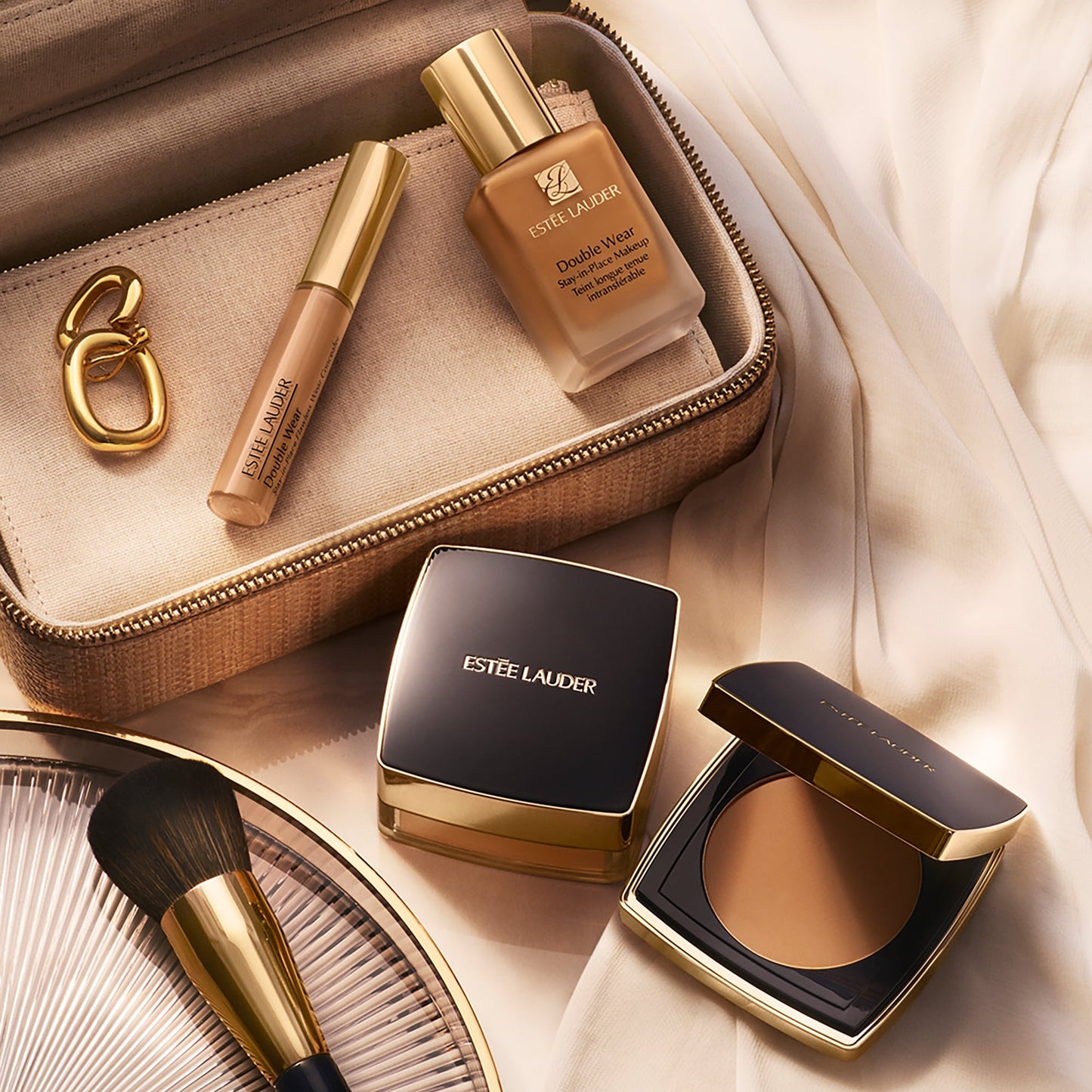 Double Wear Stay-in-Place Matte Powder Foundation