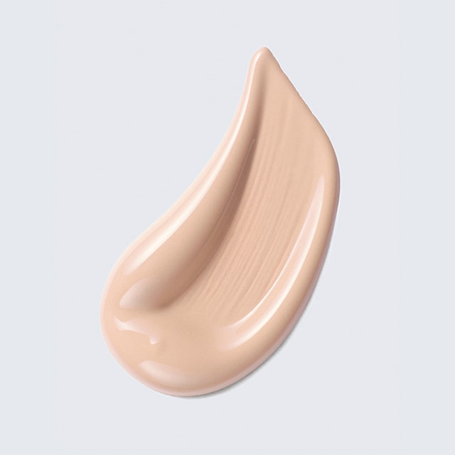 Futurist Aqua Brilliance™ Makeup with Intense Moisture Infusion SPF 20