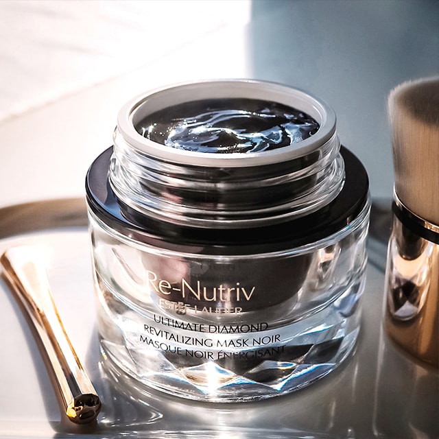 Re-Nutriv Ultimate Diamond Revitalizing Mask Noir